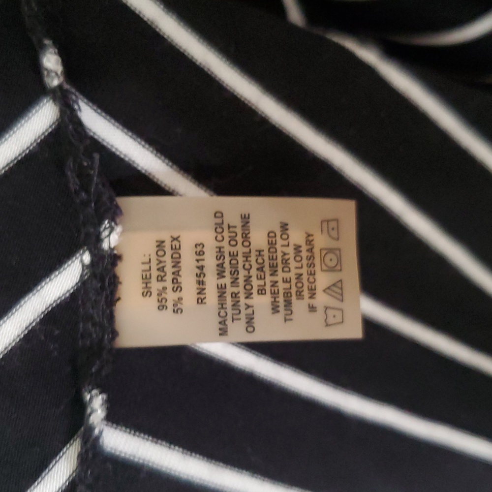 Calvin Klein Black And White Striped Dress. Size 2 - Picture 8 of 8